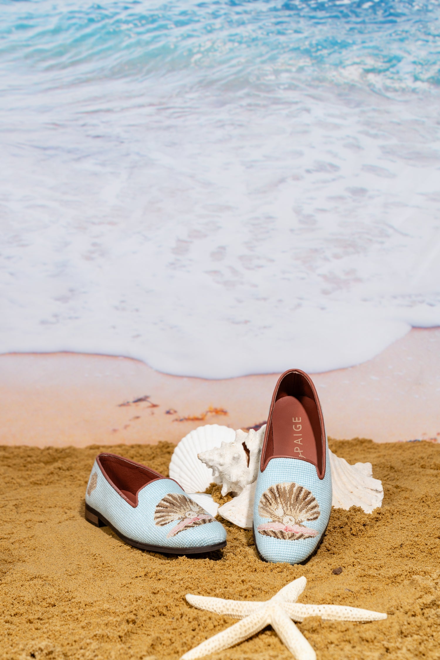 Needlepoint Loafer in Scallop with Pearl