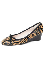 Tan/Black Zebra Color